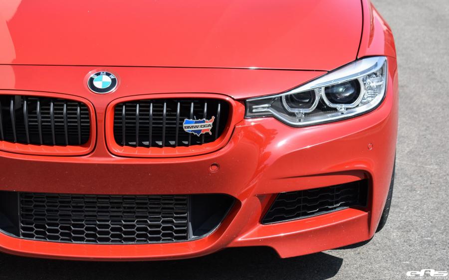 Детали интерьера BMW 335i Sedan Melbourne Red by EAS (F30) 2017 года  (фото 3 из 18)